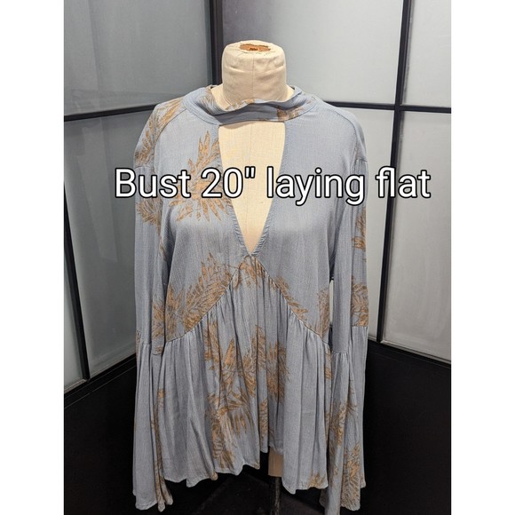 How.Very.Loved | Deep V Flare Sleeves Boho Summer Peplum Shirt Large - Picture 2 of 6